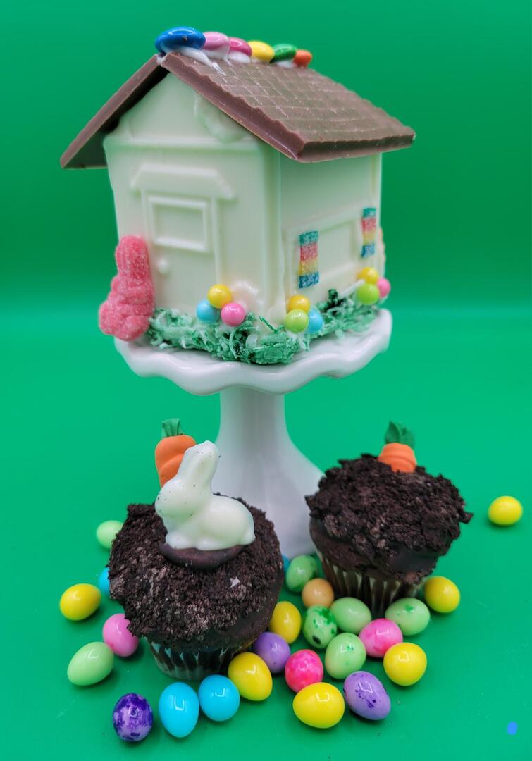 MINI EASTER COTTAGE & BUNNY CARROT GARDEN MUFFINS